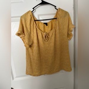 Yellow W/ White Detail Ruffle Sleeve Keyhole Top